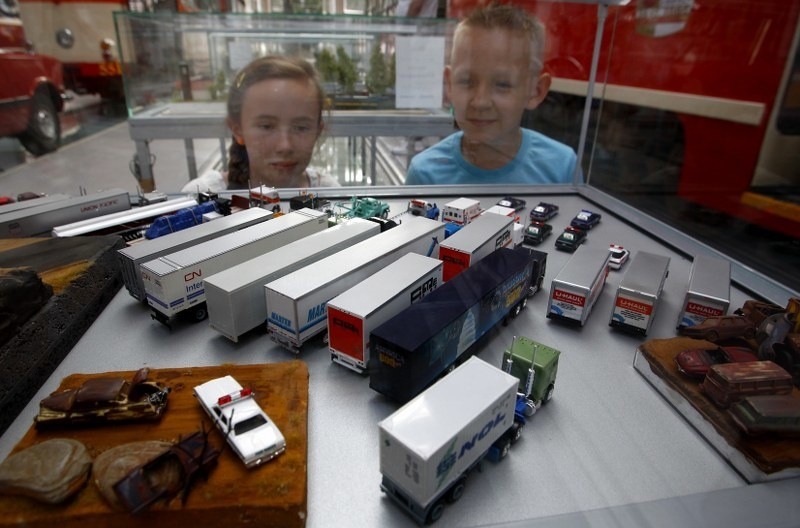 Miniaturowe modele samochodów w Muzeum Techniki