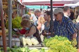 Truskawki i czereśnie w dół! Ceny owoców i warzyw na bazarach w Kielcach we wtorek, 6 lipca. Co zdrożało, a co staniało? [ZDJĘCIA]