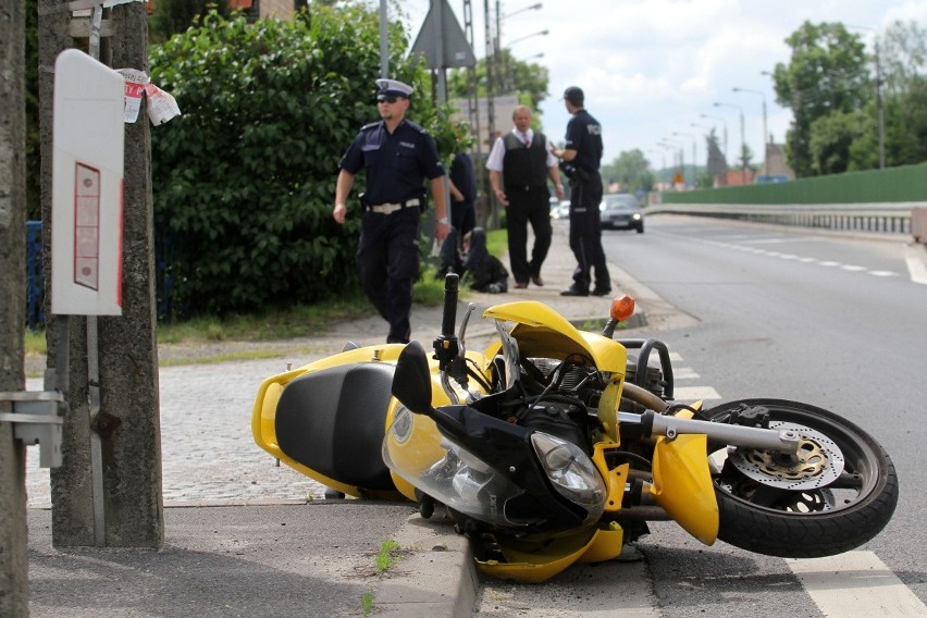 Wypadek na drodze Wrocław - Oleśnica. Zderzenie dwóch motocyklistów (ZDJĘCIA)