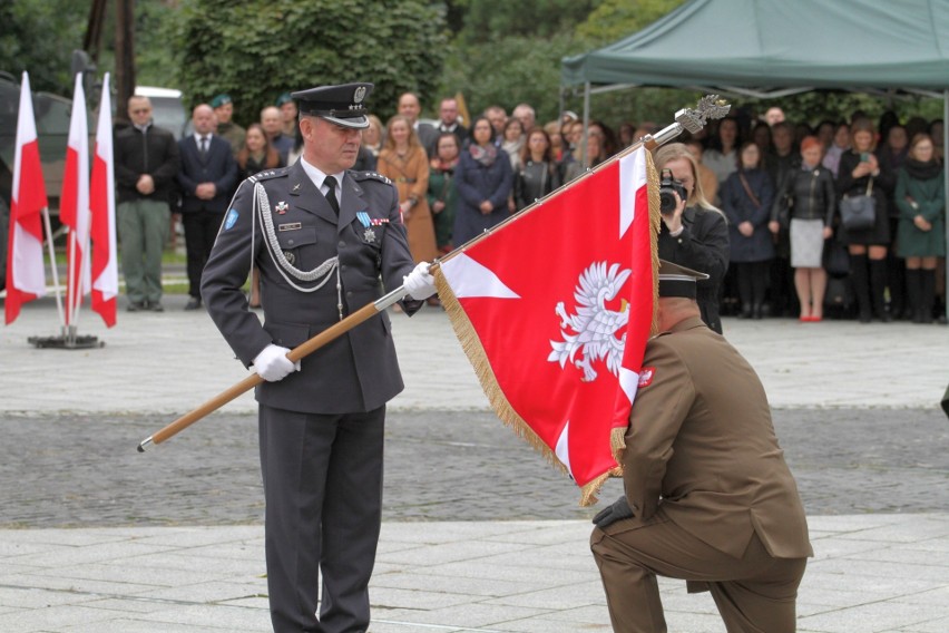 Pułkownik Mirosław Molik, komendant 3 Regionalnej Bazy...