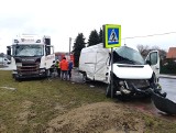 Groźny wypadek w rejonie strefy przemysłowej w Niepołomicach. Samochód ciężarowy zderzył się z dostawczym