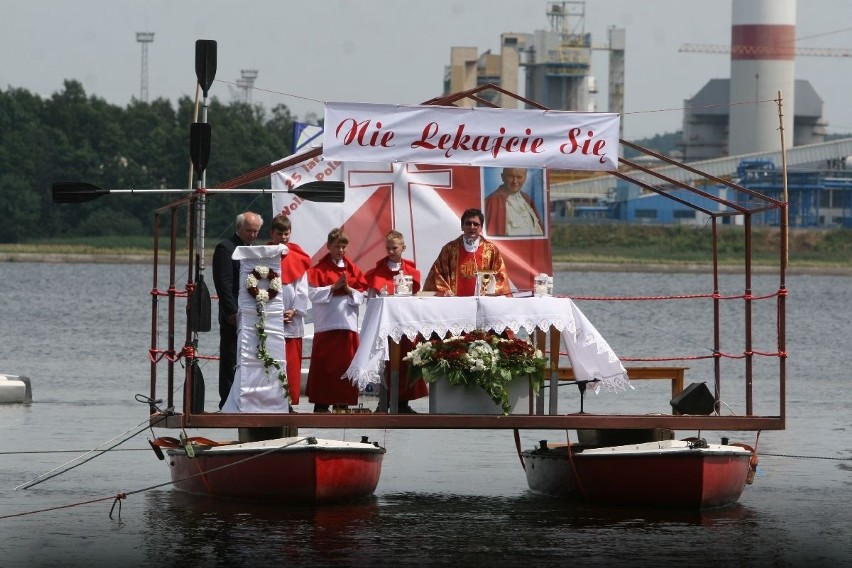 Wierni modlili się nad Zalewem Rybnickim [ZDJĘCIA]