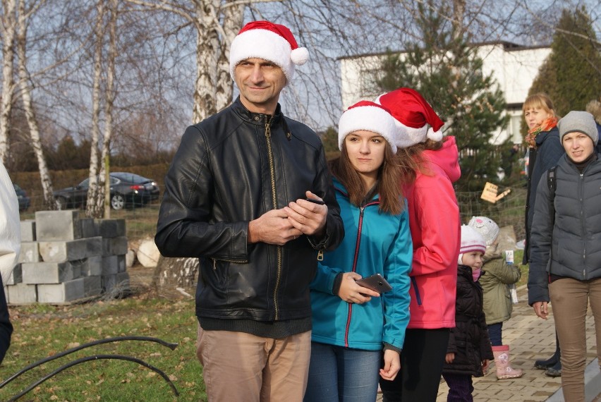 Mikołaje pobiegli dla Domu Kulejących Aniołów w Piasku