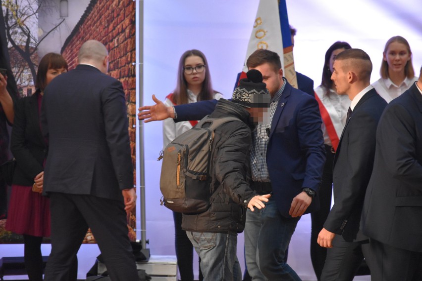 Incydent podczas wizyty prezydenta RP Andrzeja Dudy w Arenie...