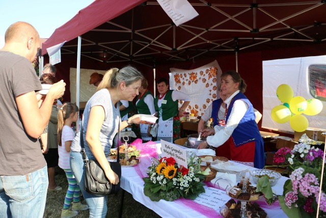 Jedną z wielu atrakcji w Kikole jest możliwość skosztowania przepysznych potraw przygotowanych przez wiejskie gospodynie