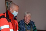 Świąteczne paczki od Polskiego Czerwonego Krzyża w Sandomierzu dla seniorów i rodzin w trudnej sytuacji. Zobacz zdjęcia