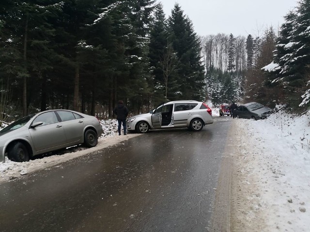 Zdjęcie wykonane na drodze z Leska do Tarnawy Górnej przez tzw. Gruszkę