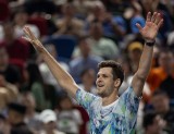 Hurkacz walczy dziś o ćwierćfinał turnieju w Bazylei i przepustkę do ATP Finals