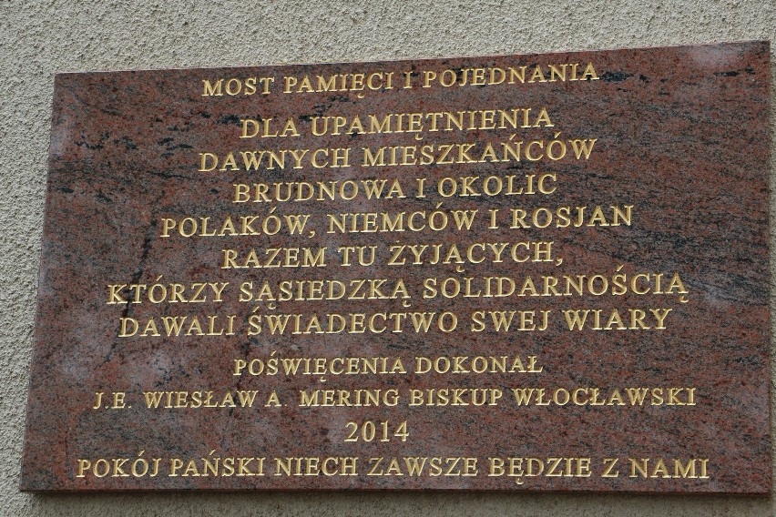 Brudnowo. Poświęcono tablicę upamiętniającą mieszkańców różnych narodowści i wyznań