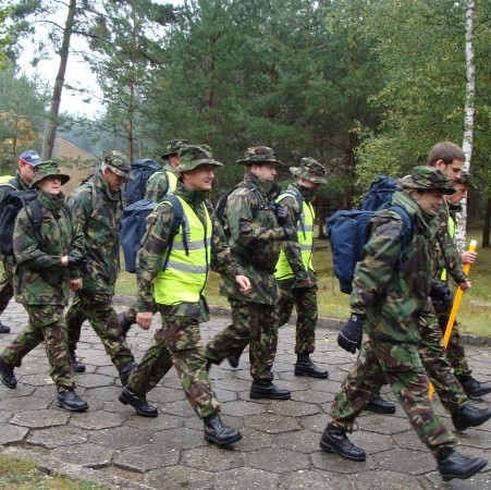 Brytyjscy żołnierze bardzo chętnie biorą udział w tradycyjnym już marszu na trasie Żagań - Lipna - Bad Muskau - Spremberg.