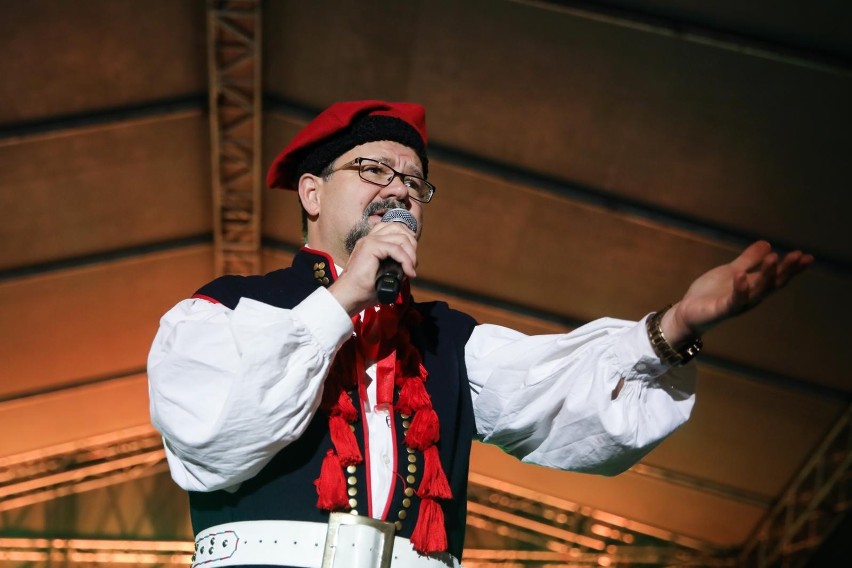 Kraków. Zaśpiewali wspólnie patriotyczne pieśni na rynku