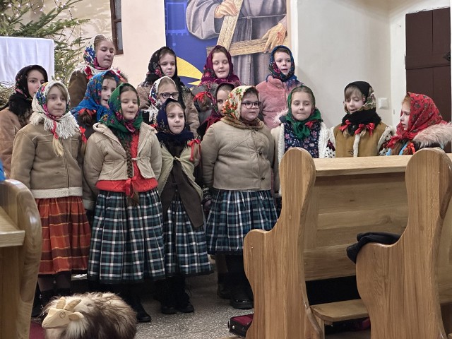 Niezwykły koncert kolęd w wykonaniu Małej Tęczy w kościele w Olbrachtowie