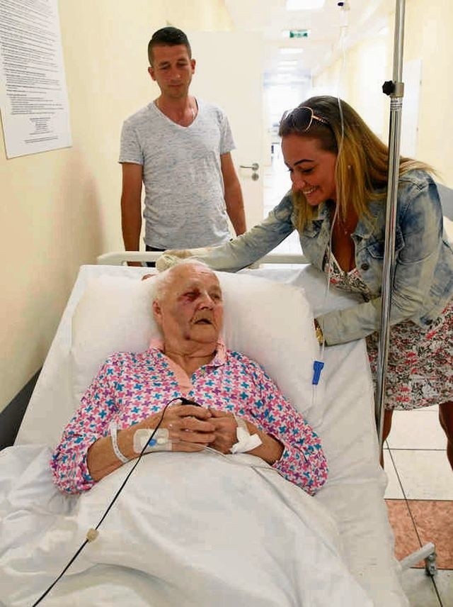 102 - letnią pacjentkę w „Pirogowie” położono na korytarzu...