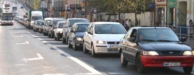 Ze Słowackiego w czasie jednego cyklu może wyjechać tylko dziewięć samochodów.