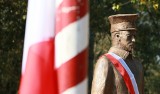 Odsłonięto pomnik dowódcy Powstania Wielkopolskiego przy bulwarze Jana Pawła II w Międzyrzeczu [WIDEO, ZDJĘCIA]
