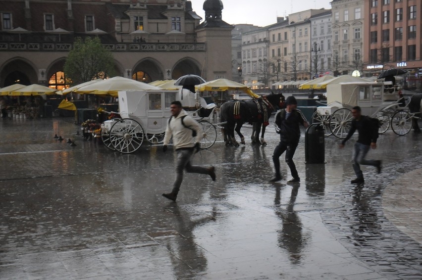 IMGW: mogą wystąpić burze z gradem w Krakowie i okolicach