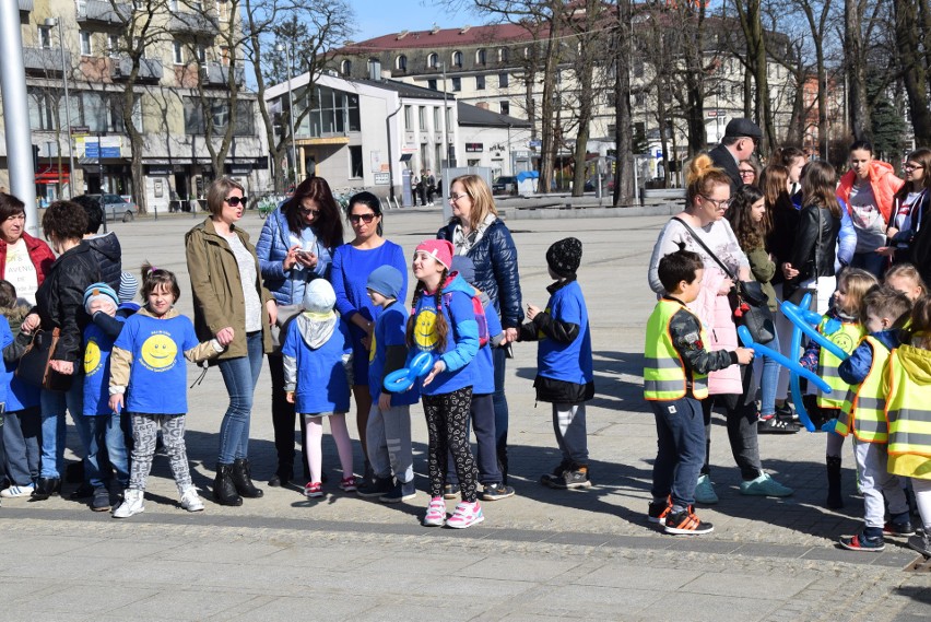 „Przystanek autyzm” to happening w Dzień Autyzmu na placu...