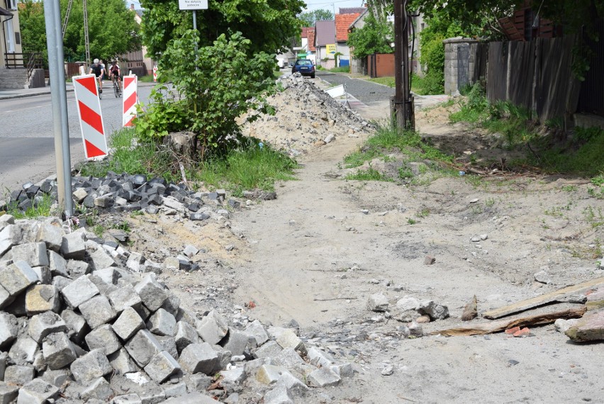 Jak obecnie wygląda ścieżka rowerowa przebiegająca przez...