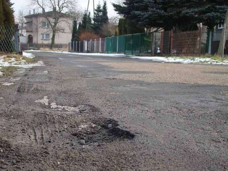 Oświęcim. Po dziurach do północnej obwodnicy miasta. Mieszkańcy Wysokich Brzegów i Koszykowej pytają o remont swoich ulic