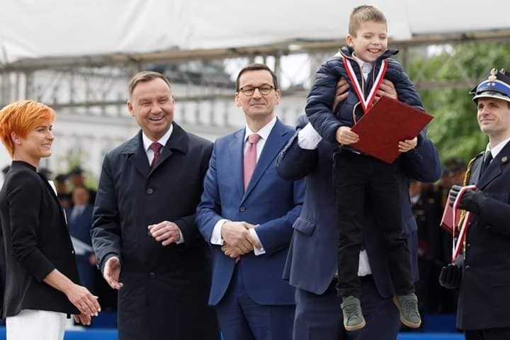 Medal "Młody Bohater" otrzymał Patryk Popiołek z gminy Młynarze. Chłopiec uratował mamę i brata z pożaru domu