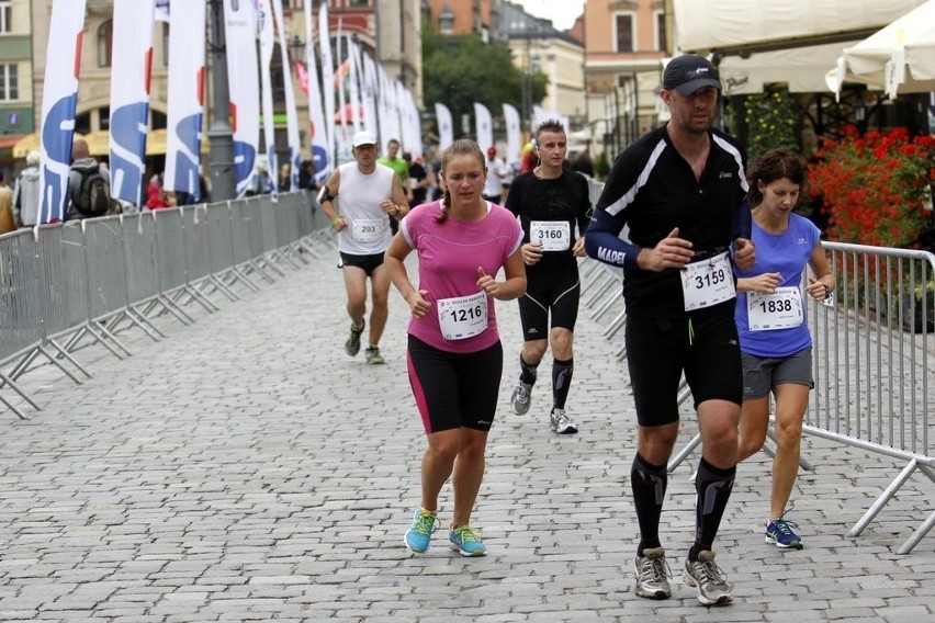 Maraton Wrocław - ZDJĘCIA - zawodnicy z numerami 1801 - 2000