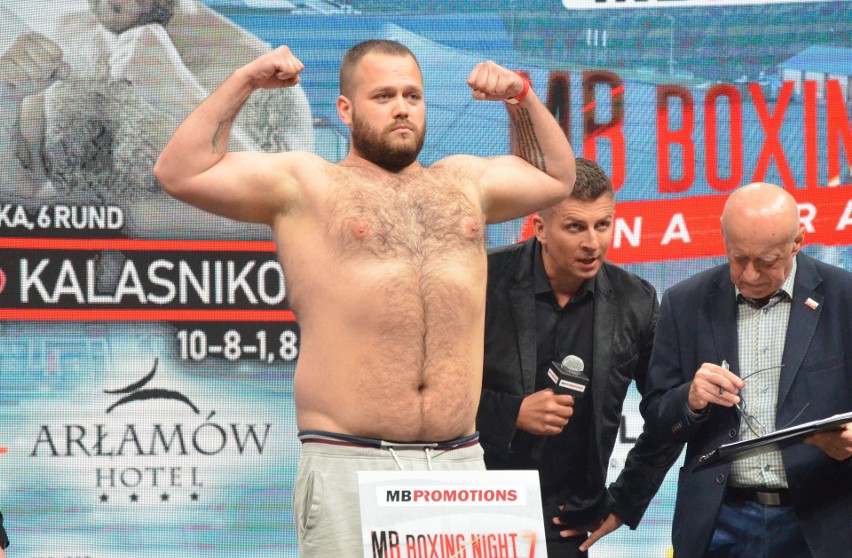 Walka nr 3: Łukasz Różański 110,4 kg (11-0, 10 KO) - Eriks...