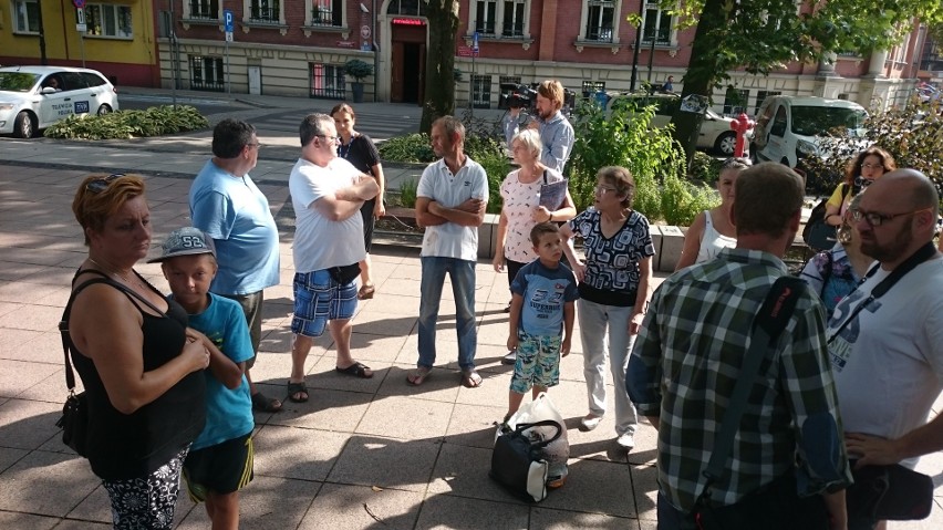 Mieszkańcy Siemianowic Śląskich protestują. Mają dość smrodu i firm recyklingowych ZDJĘCIA