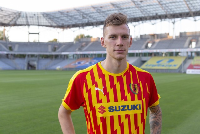 Jest siódmy transfer Korony Kielce! 24-letni obrońca Remigiusz Szywacz podpisał kontrakt do końca czerwca 2022 roku.