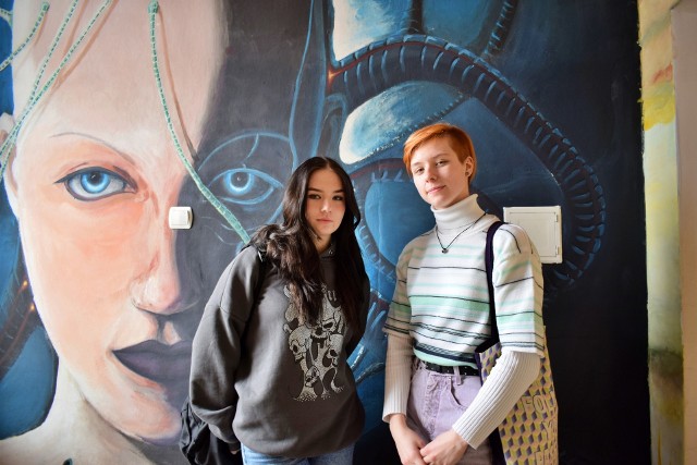 Gabriela i Jagoda należą do 18-osobowego zespołu, który dokonał renowacji muralu w III LO we Wrocławiu. Uczennice klasy 3B chcą teraz stworzyć coś nowego na szkolnych korytarzach.