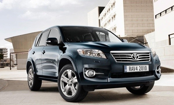 W kwietniu Toyota zanotowała spadeek sprzedaży m.in. z powodu braku w ofercie modelu RAV4.