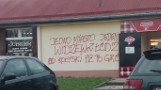 Kibice ŁKS i Widzewa mażą na murach. Nie oszczędzają szpitali, nowych bloków, stacji benzynowych