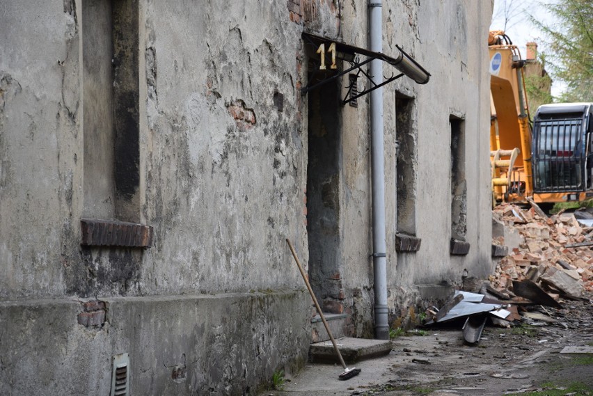 Rybnik: Burzą dworek z ulicy Dworek. Znika kolejny zabytek