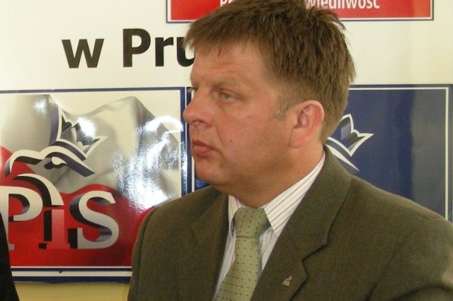 Dariusz Kolbek z PiS jest największym krytykiem poczynań obecnych władz powiatu prudnickiego.