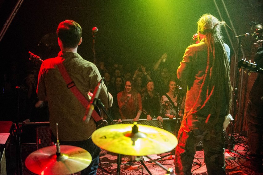 Bożonarodzeniowy koncert Alicetea w klubie Katakumby w...