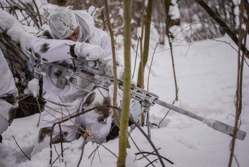 Szkolenie strzelców wyborowych z 1 batalionu strzelców podhalańskich w warunkach zimowych [ZDJĘCIA]