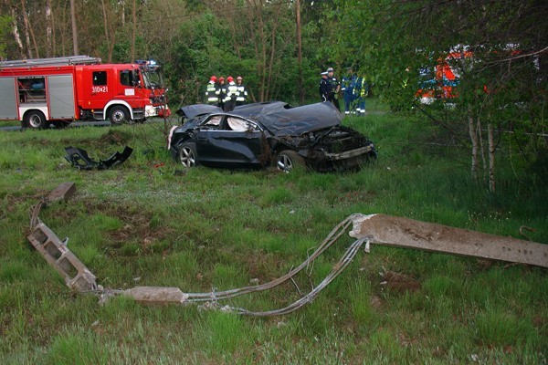 Sprawca wypadku miał we krwi ponad 2 promile alkoholu.