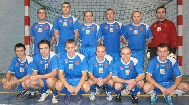 Kazimierska Pływalnia KOS broni honoru regionu świętokrzyskiego - w niedzielę zagra o koronę mistrza Powiatowej Ligi Futsalu 2012/2013.