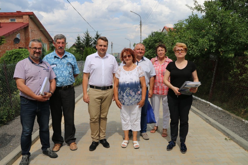 Po 40 latach czekania zakończono remont ulicy Osiedlowej w Starachowicach