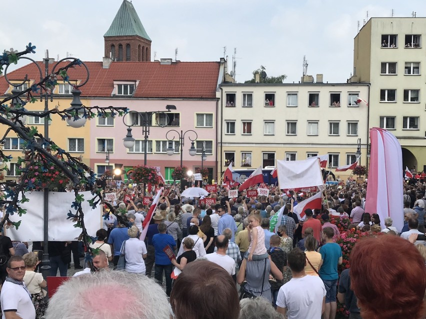 Nie ma kary za wiec Andrzeja Dudy. Czego boi się komendant?