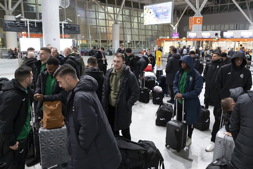 Piłkarze Radomiaka wylecieli na obóz do Turcji. Mateusz Grzybek, Jakub Ojrzyński, Michał Feliks zostali w Polsce. Doszedł Ciprian Pruna  