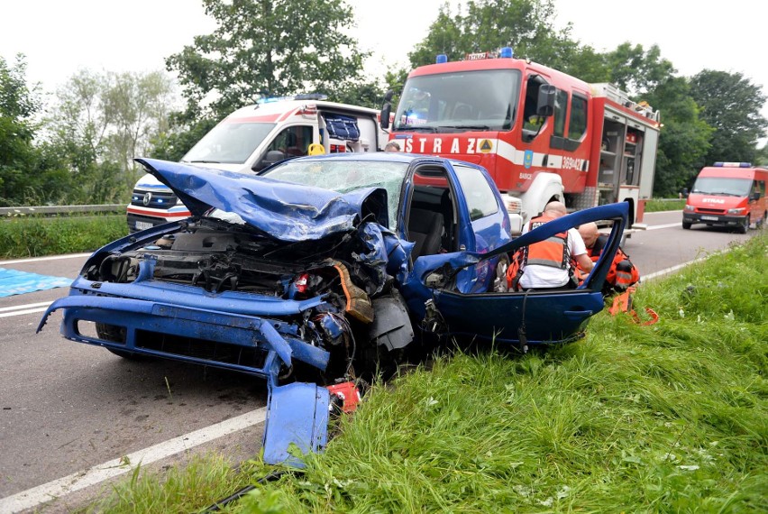 Wypadek przed Babicami koło Przemyśla. W zderzeniu citroena z golfem poważnie ranne zostały 3 osoby [ZDJĘCIA]