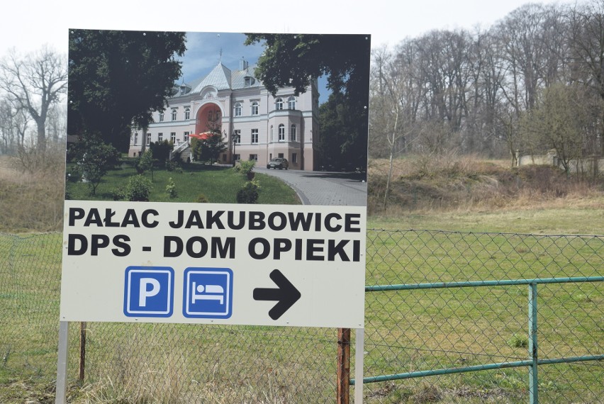 Dom Opieki w Jakubowicach zawieszony. Seniorzy są przewożeni do innych placówek