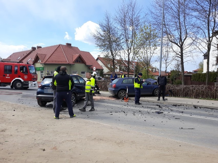 Wypadek w Smolcu pod Wrocławiem. Jedna osoba została ranna (ZDJĘCIA)