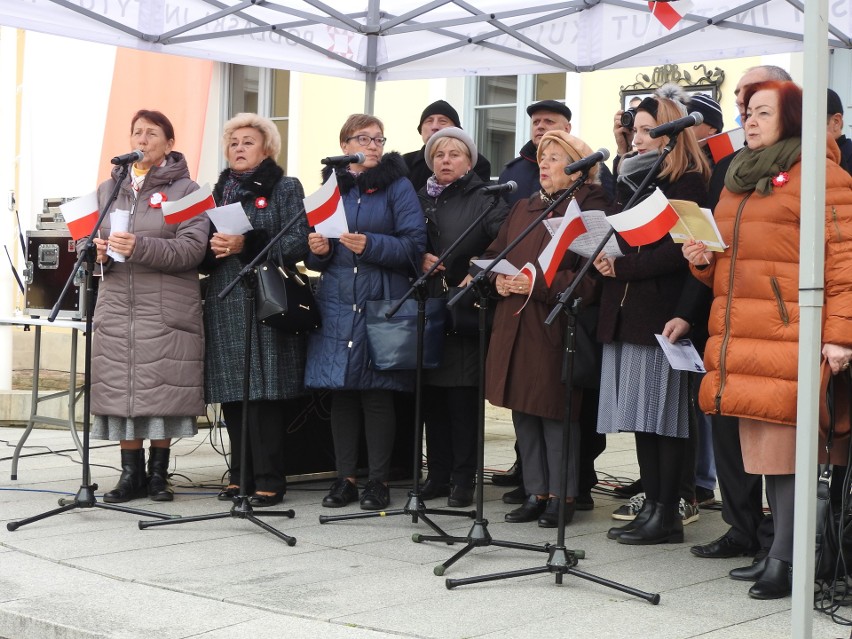 Białystok, 11 listopada 2021 roku. Białostoczanie świętują...