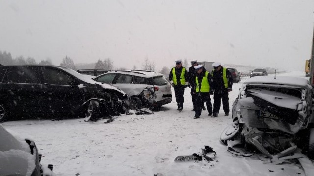 Wypadki, do których doszło w tym samym czasie na autostradzie A1 w powiecie łódzkim-wschodnim to przyczyna porannych utrudnień w ruchu