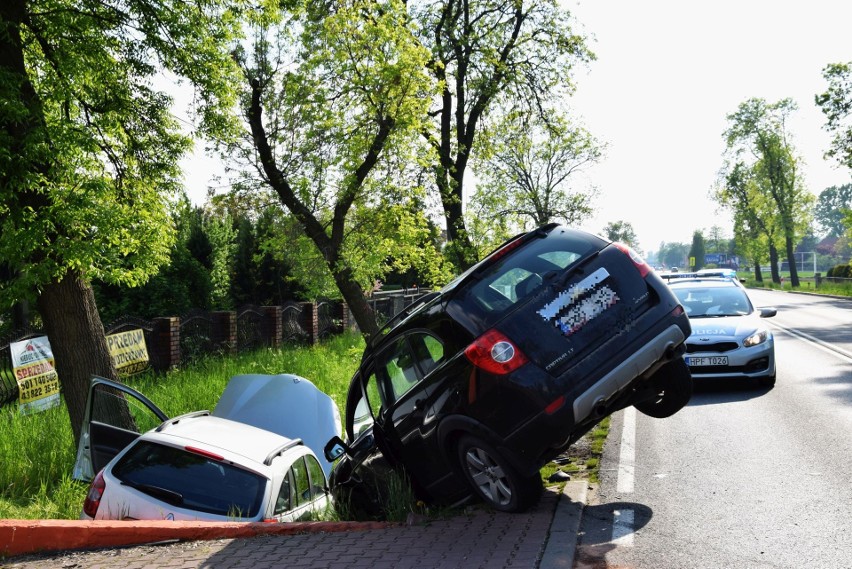 Groźna kolizja na ulicy Warszawskiej w Wieluniu [FOTO]