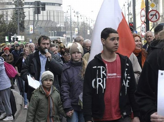 W kwietniu w Bydgoszczy odbył się marsz w obronie lekcji historii w szkołach. Uczniowie i ich rodzice również wyszli na ulice. Jaki efekt przyniesie akcja młodzieży z Wąbrzeźna?