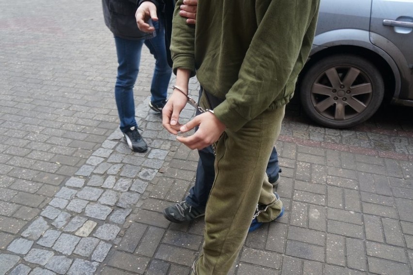 17-letni sprawca pobicia w Bytomiu aresztowany