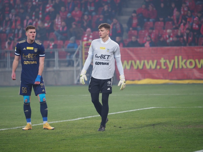 Fortuna 1. Liga. Szalony mecz w Łodzi i zwycięstwo Arki Gdynia nad Widzewem! Żółto-niebiescy pokazali moc i pokonali wicelidera tabeli!