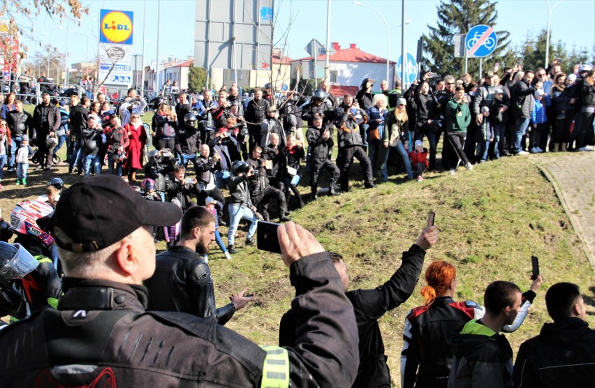 Marzanna czeka na utopienie. Zwyczaj jest stary, ale coraz rzadziej praktykowany 